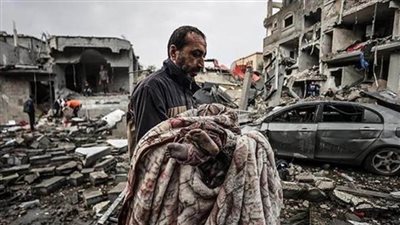 استشهاد 17 فلسطينيًا بنيران وقصف الاحتلال الإسرائيلي بينهم 3 من منتظري المساعدات