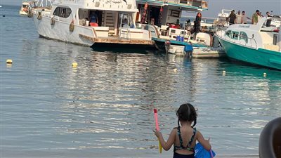 الغردقة تستقبل آلاف المصطافين وتحتضن البهجة على شواطئها|صور 