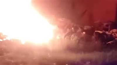 بالصور.. السيطرة على حريق داخل مخزن خردة بالغربية