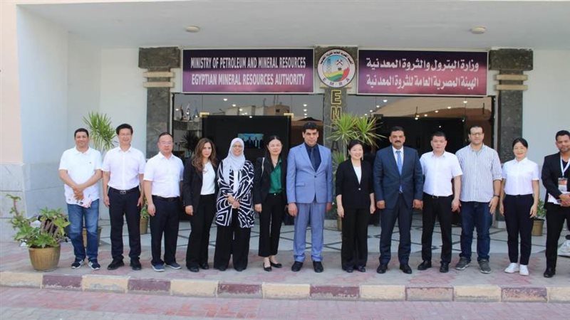 وفد من معهد هونان