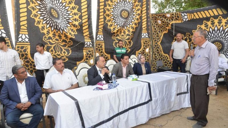 محافظ أسيوط يناقش