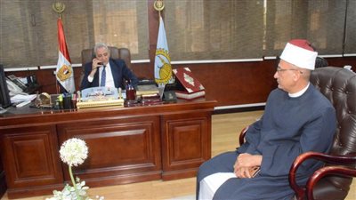  بالصور.. محافظ الغربية يشيد بطالبات الأزهر الأوائل