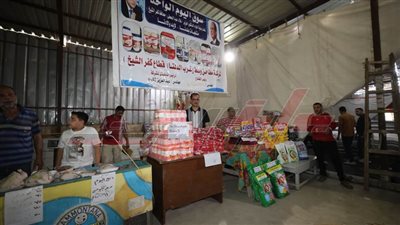 تخفيضات 30% على السلع و70% على السجاد بالسوق الواحد في كفر الشيخ