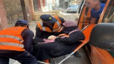 في لفتة إنسانية.. أجهزة أمن البحيرة تستجيب لاستغاثة مواطن لمساعدته في نقل والدته المُسنة للمستشفى 