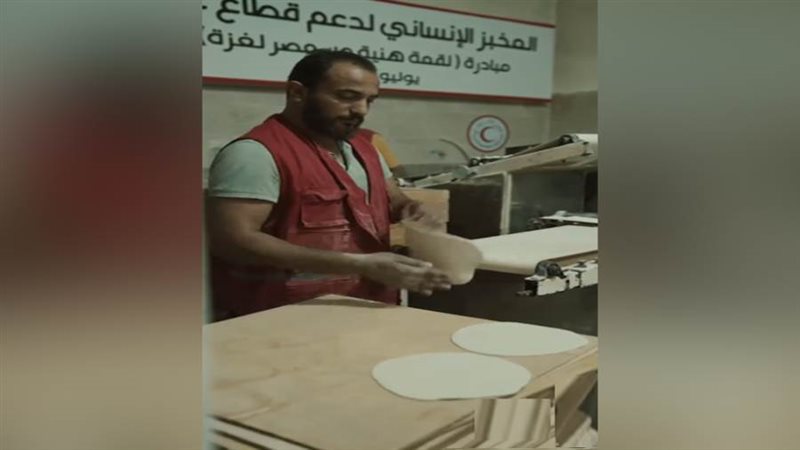 الخبز الطازج بقوافل