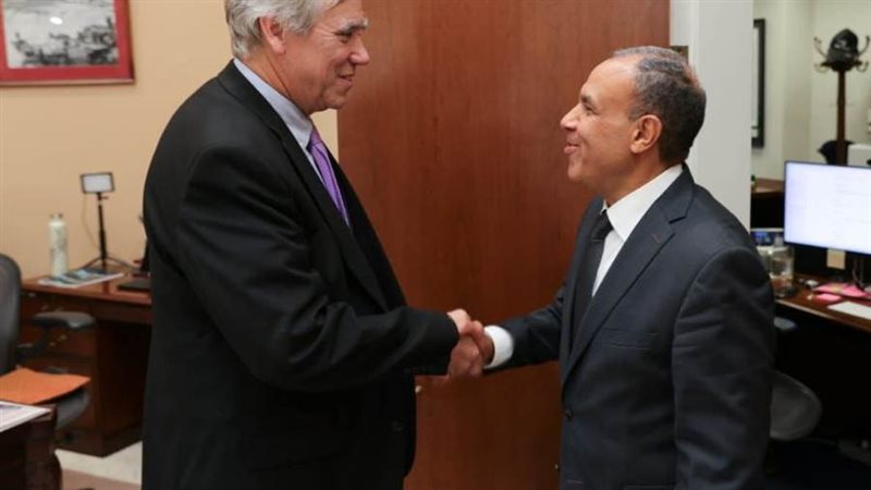 بدر وجيف ميركلي