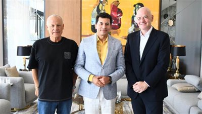 رئيس الوزراء يرحب برئيس الفيفا خلال تواجده في العلمين الجديدة لقضاء عطلته