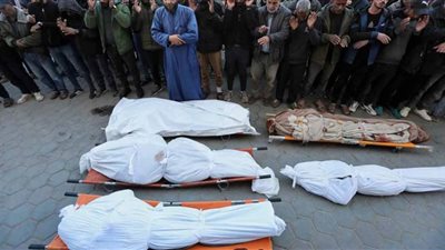 35 شهيدا فلسطينيا بنيران الاحتلال في غزة منذ فجر اليوم