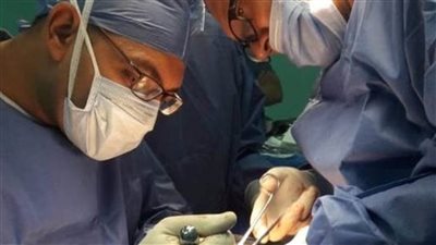 جراحة دقيقة لسيدة مصابة بإنفجار جدار البطن وتهتك بالكبد بالشيخ زايد التخصصي