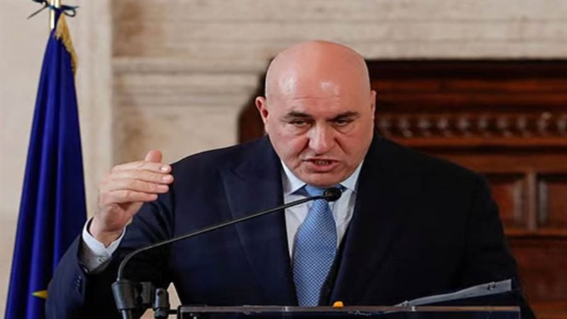 وزير الدفاع الإيطالي