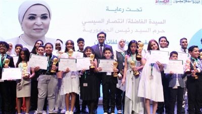 وزير الثقافة يُكرم الفائزين بجائزة الدولة للمبدع الصغير.. ويعلن حزمة من المبادرات 