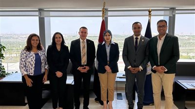 نائب وزير السياحة والآثار تلتقي بنموذج مجلس الشيوخ الذي تنفذه الشباب والرياضة