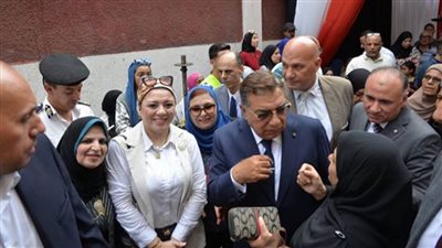 محافظ الدقهلية: جميع اللجان الانتخابية تعمل بكفاءة عالية.. وتوافد كثيف للمواطنين للمشاركة بالانتخابات