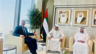 وزير البترول يلتقي وزير الصناعة والتكنولوجيا المتقدمة الإماراتي