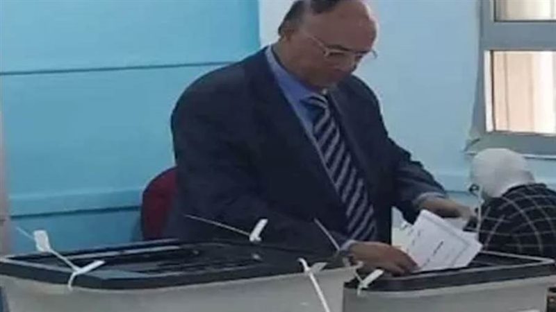 السفير محمود كارم