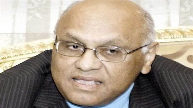 الكاتب والروائي الكبير