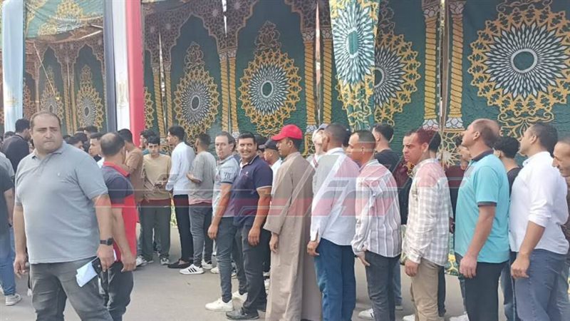 توافد الناخبين علي