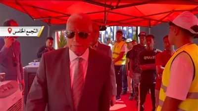 محافظ جنوب سيناء السابق يدلي بصوته بالتجمع الخامس بانتخابات الشيوخ