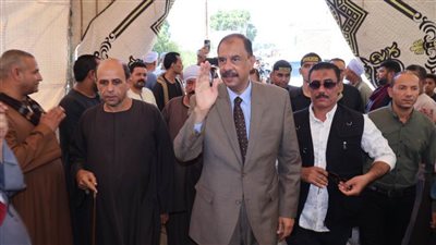 محافظ سوهاج يتفقد لجان انتخابات الشيوخ بطهطا والمراغة