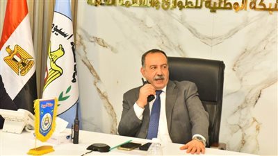 محافظ أسيوط يتابع غلق اللجان الانتخابية في اليوم الأول لانتخابات الشيوخ دون أي شكاوى أو تجاوزات