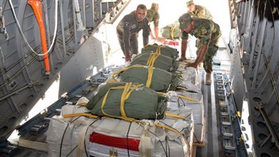  عاجل| بالفيديو.. استمرار الإسقاط الجوي للمساعدات الإنسانية على قطاع غزة 