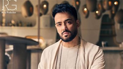 رامي جمال يعلن تأجيل حفله في العلمين احترامًا للحالة الصحية لمحمد منير