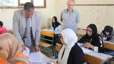 عطية يتفقد لجان الدور الثاني للشهادة الإعدادية بجنوب الجيزة 