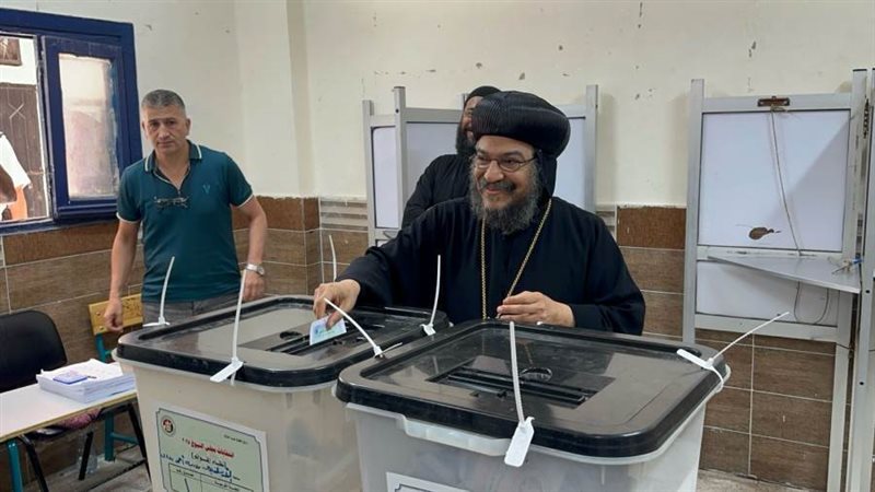 الأنبا بافلي يدلي