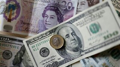 الجنيه الإسترليني يرتفع مقابل الدولار الأمريكي واليورو