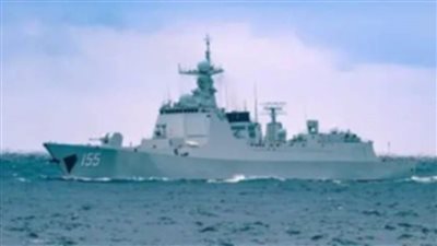 عاجل.. لحظة اصطدام سفينة ومدمرة تابعة للبحرية الصينية