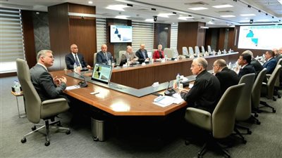 وزير البترول يعقد اجتماعًا لمتابعة الموقف التنفيذي لمشروع مجمع شركة البحر الأحمر الوطنية للبتروكيماويات 