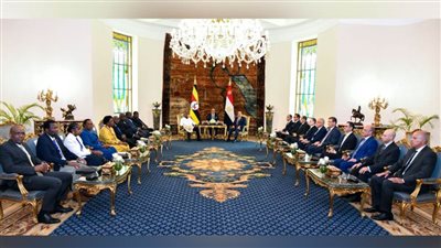 عاجل ..الرئيس السيسي يفتتح جلسة منتدى رجال الأعمال المصري الأوغندي
