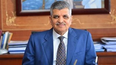 رئيس هيئة قناة السويس يلتقي أوائل الطلاب الحاصلين على الثانوية العامة