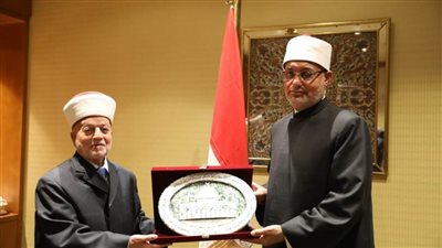 مفتيا مصر والقدس يؤكدان مركزية القضية الفلسطينية والتعاون العلمي المشترك