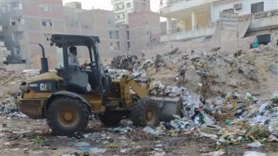 رفع 300 طن قمامة في حملة نظافة مكبرة بمنطقة الحرفيين في سوهاج