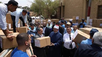 رئيس جامعة الأزهر يتفقد تجهيزات القافلة الإغاثية السادسة لفلسطين دعمًا لمبادرة الإمام الأكبر«أغيثوا غزة»