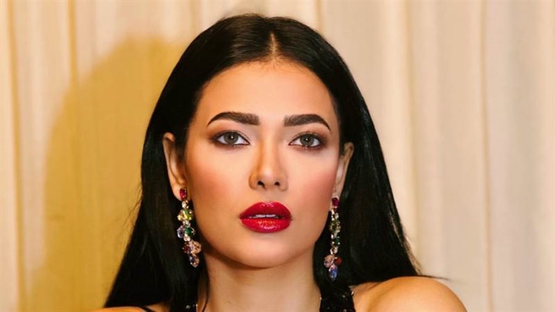 الفنانة الشابة أشكي