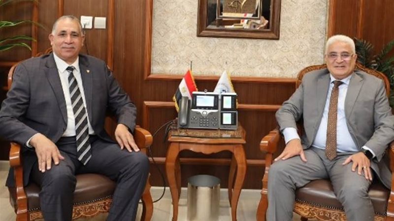 نقيب المحامين