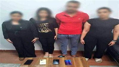 ضبط مالك كافيه و3 صانعات محتوى لنشرهم مقاطع فيديو تتضمن ألفاظًا خادشة للحياء 