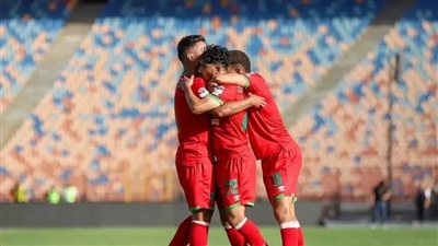 مودرن يفرض سيطرته ويحافظ على تقدم مثير على الاتحاد