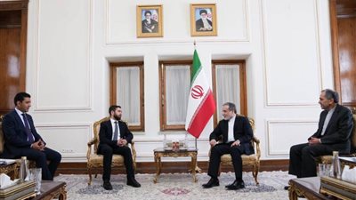 وزير الخارجية الإيراني يلتقي نائب وزير خارجية أرمينيا