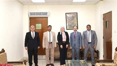 رئيس جامعة المنيا يترأس لجنة اختيار عميد كلية 