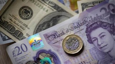 الجنيه الإسترليني يرتفع مقابل الدولار الأمريكي وينخفض مقابل اليورو