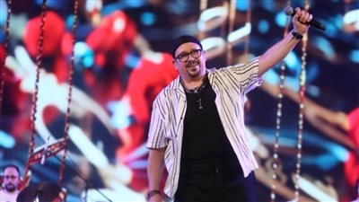 هشام عباس وكايرو كافيه وفلكلور كازاخستان على مسرح محكى القلعة.. الاثنين 