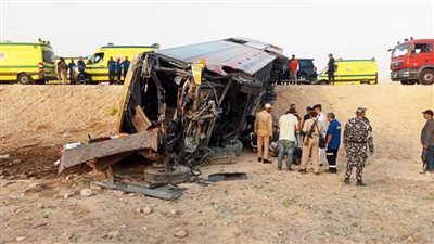 مصرع 2 وإصابة 31 شخصًا.. ومحافظ أسيوط يتابع الحالة الصحية للمصابين