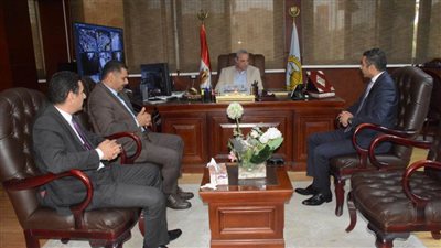 بالصور..محافظ الغربية يبحث مع ممثلي الاتصالات إطلاق حملات للتوعية التكنولوجية