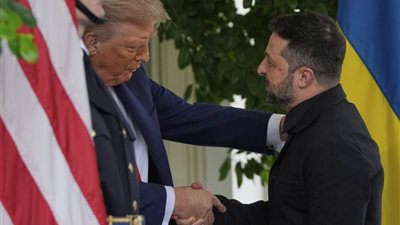 الرئيس الأوكراني يصل إلى البيت الأبيض للقاء ترامب