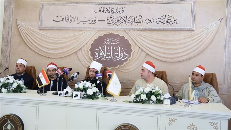 وزير الأوقاف خلال