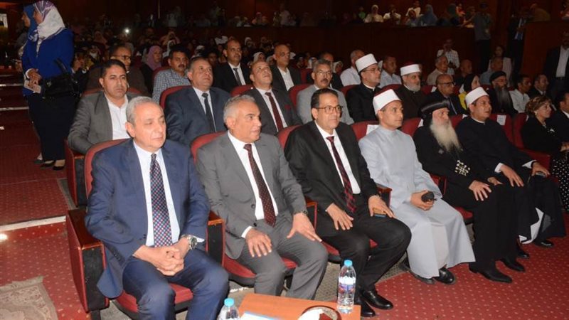 محافظ الغربية خلال