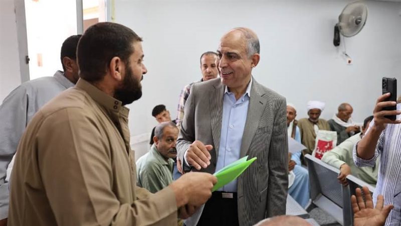 محافظ المنيا بجهاز